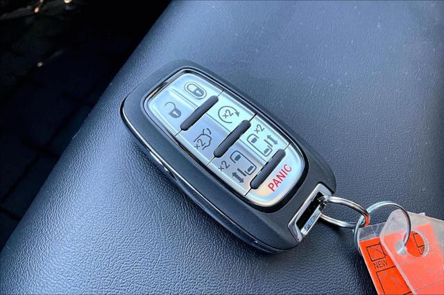 2026 Chrysler Pacifica Select AWD