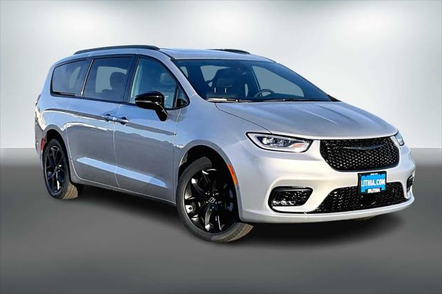 2026 Chrysler Pacifica Select AWD