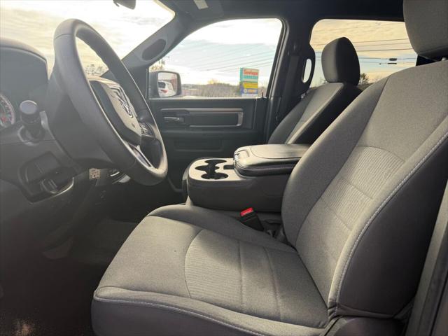 2024 Ram 1500 Classic Warlock Crew Cab 4x4 5'7" Box