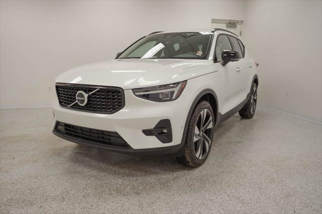 2026 Volvo XC40 B5 Ultra