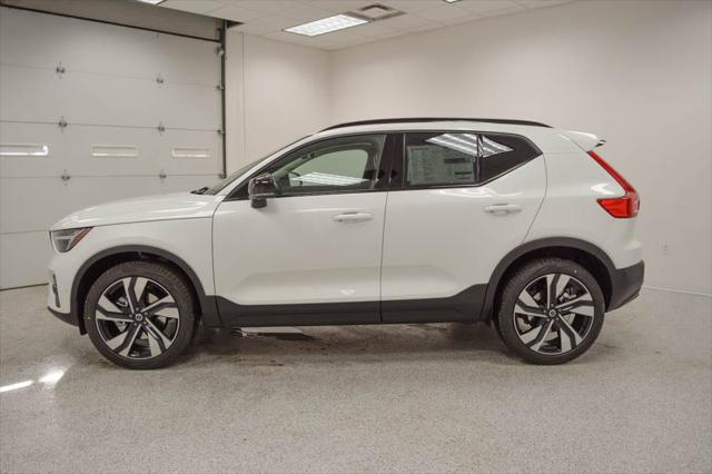 2026 Volvo XC40 B5 Ultra
