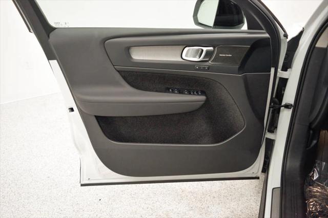 2026 Volvo XC40 B5 Ultra