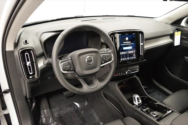 2026 Volvo XC40 B5 Ultra