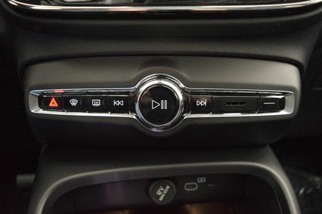 2026 Volvo XC40 B5 Ultra