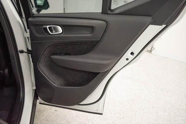 2026 Volvo XC40 B5 Ultra