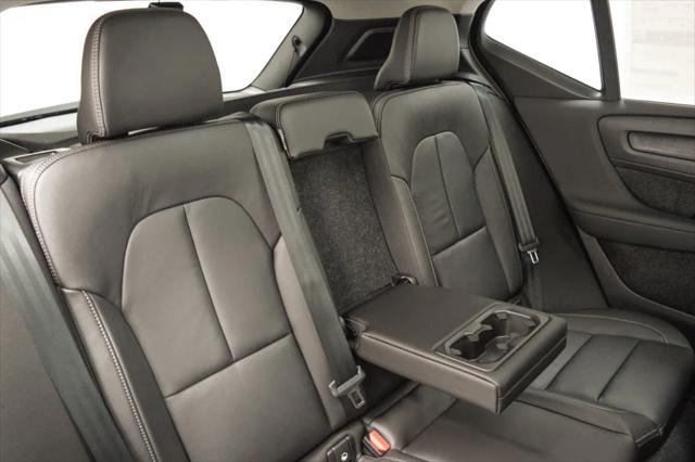 2026 Volvo XC40 B5 Ultra