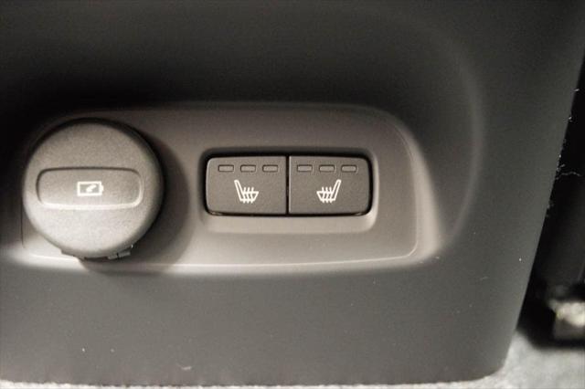 2026 Volvo XC40 B5 Ultra