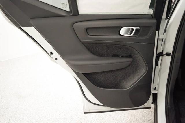 2026 Volvo XC40 B5 Ultra