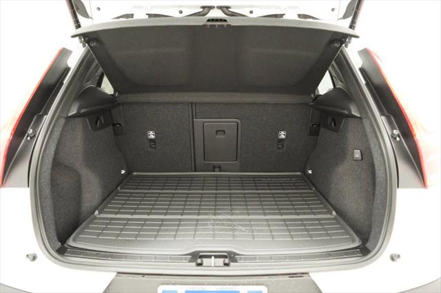 2026 Volvo XC40 B5 Ultra