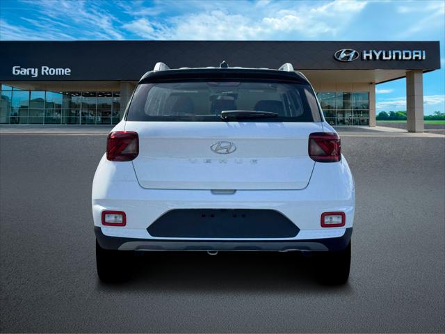 2026 Hyundai Venue SEL w/Two-Tone Roof