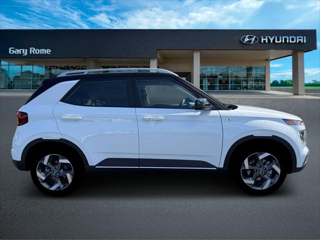 2026 Hyundai Venue SEL w/Two-Tone Roof