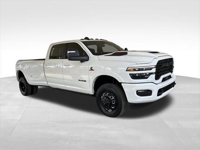 2026 RAM Ram 3500 RAM 3500 LIMITED CREW CAB 4X4 8 BOX