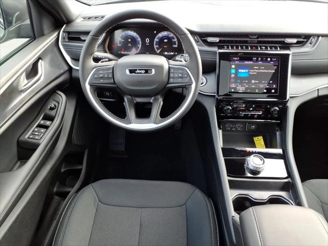 2025 Jeep Grand Cherokee Laredo X 4x4