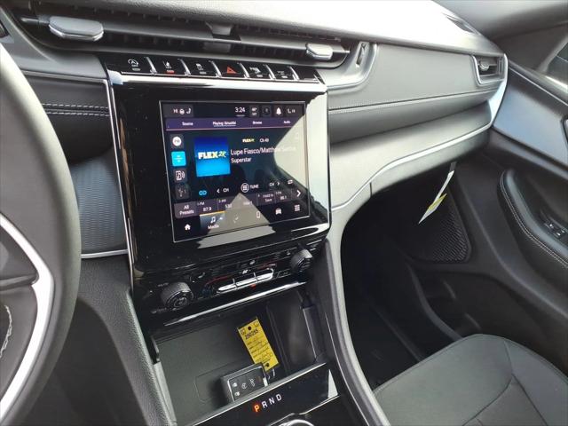 2025 Jeep Grand Cherokee Laredo X 4x4