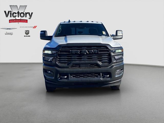 2026 RAM Ram 3500 RAM 3500 TRADESMAN CREW CAB 4X4 8 BOX