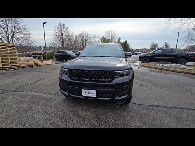2025 Jeep Grand Cherokee GRAND CHEROKEE L ALTITUDE 4X4