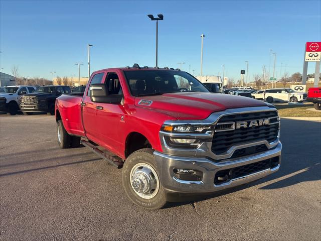 2026 RAM Ram 3500 RAM 3500 TRADESMAN CREW CAB 4X4 8 BOX