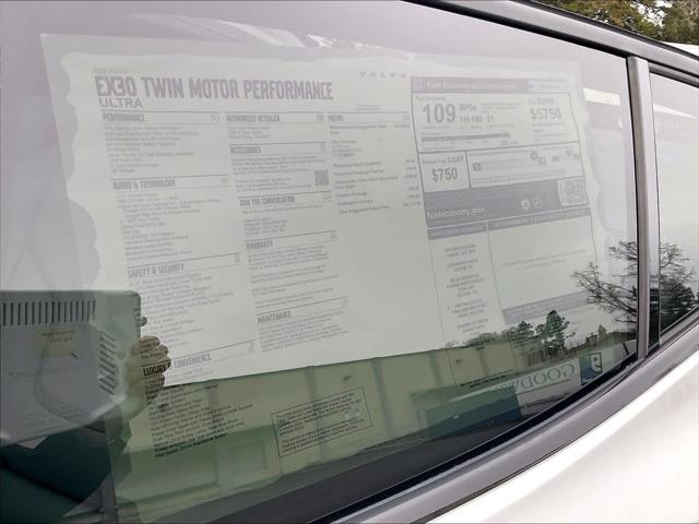 2025 Volvo EX30 Ultra Twin Motor Performance, Fully electric