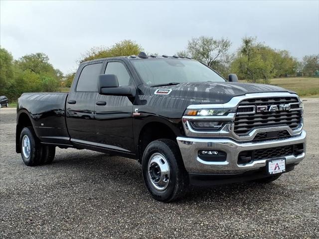 2026 RAM Ram 3500 RAM 3500 TRADESMAN CREW CAB 4X4 8 BOX