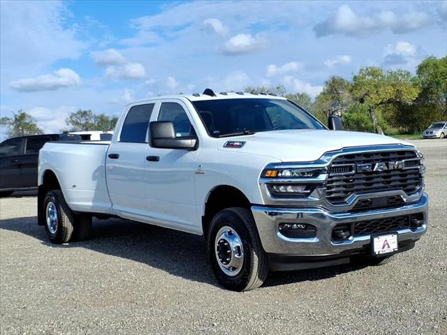 2026 RAM Ram 3500 RAM 3500 TRADESMAN CREW CAB 4X4 8 BOX