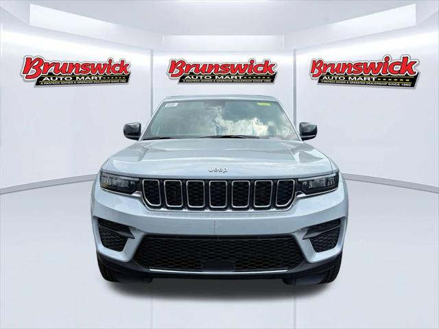 2025 Jeep Grand Cherokee GRAND CHEROKEE LAREDO X 4X4 2025 Jeep Grand Cherokee GRAND CHEROKEE LAREDO X 4X4