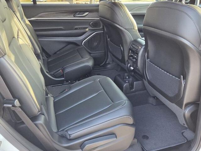 2026 Jeep Grand Cherokee Limited 4x2