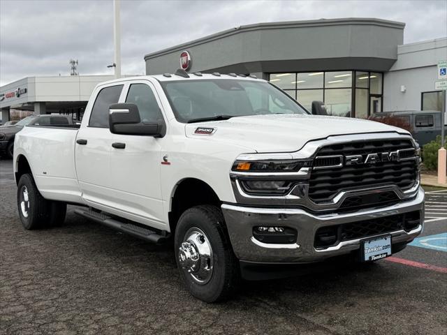 2026 RAM Ram 3500 RAM 3500 TRADESMAN CREW CAB 4X4 8 BOX