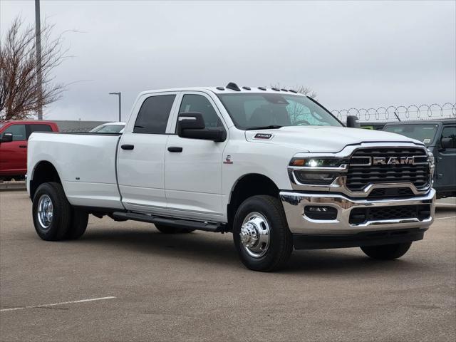 2026 RAM Ram 3500 RAM 3500 TRADESMAN CREW CAB 4X4 8 BOX