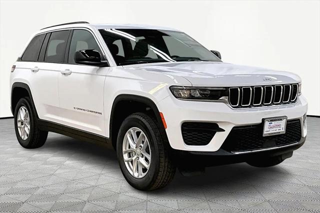 2025 Jeep Grand Cherokee GRAND CHEROKEE LAREDO X 4X4