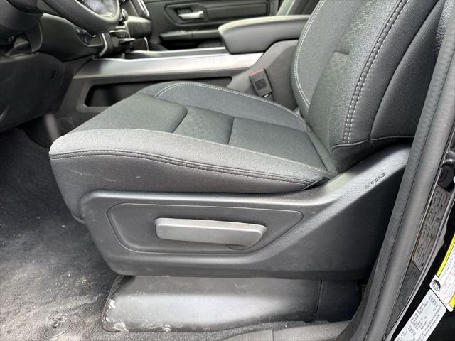 2026 Ram 1500 Express Crew Cab 4x4 5'7" Box