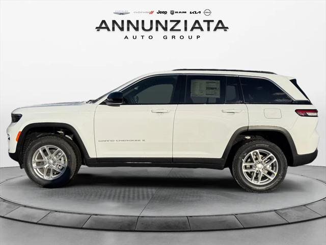 2025 Jeep Grand Cherokee GRAND CHEROKEE LAREDO X 4X4