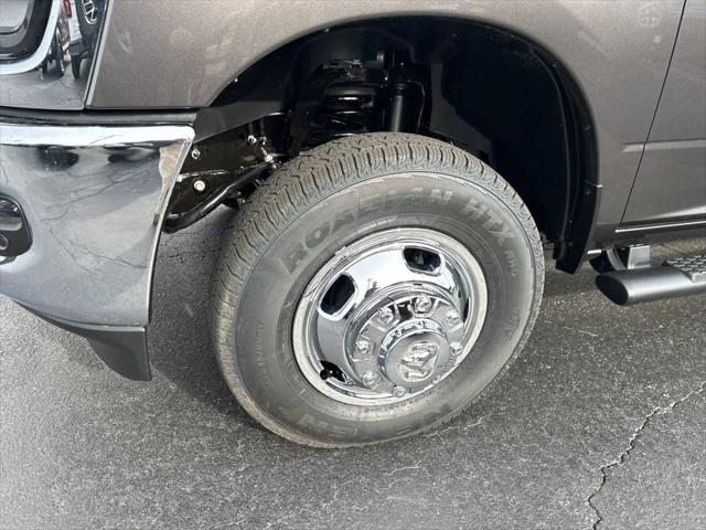 2026 RAM Ram 3500 RAM 3500 TRADESMAN CREW CAB 4X4 8 BOX