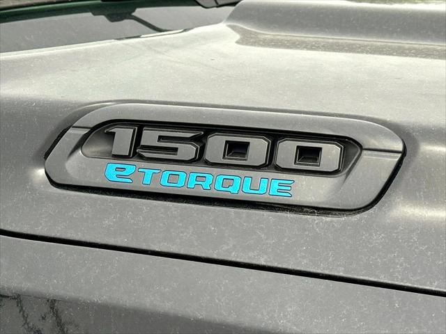 2026 Ram 1500 Tradesman Crew Cab 4x4 5'7" Box