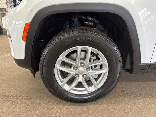2025 Jeep Grand Cherokee Laredo X 4x4