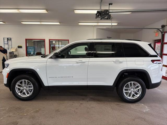 2025 Jeep Grand Cherokee Laredo X 4x4