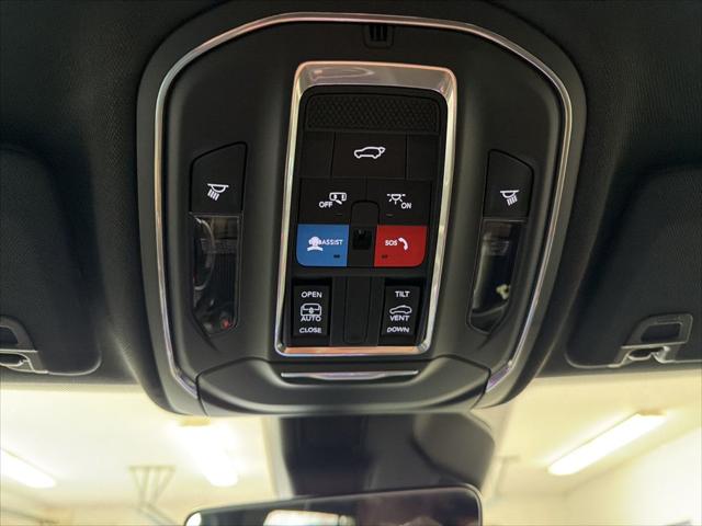 2025 Jeep Grand Cherokee Laredo X 4x4