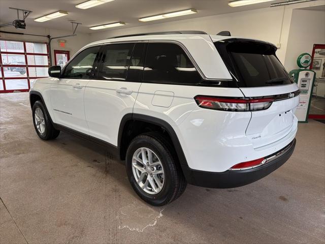 2025 Jeep Grand Cherokee Laredo X 4x4