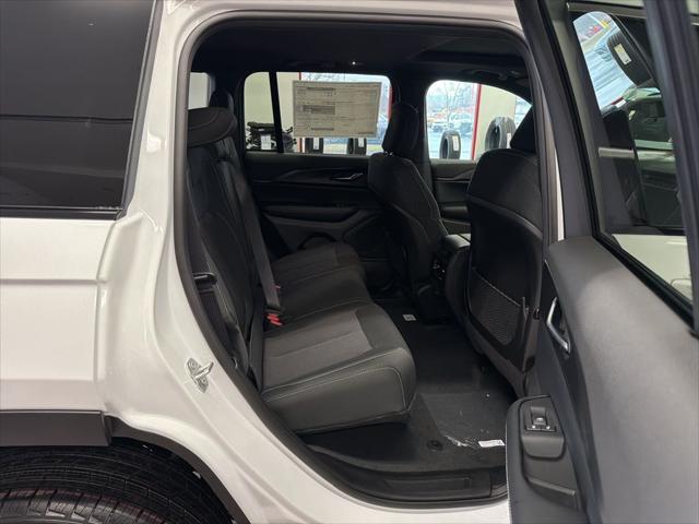2025 Jeep Grand Cherokee Laredo X 4x4