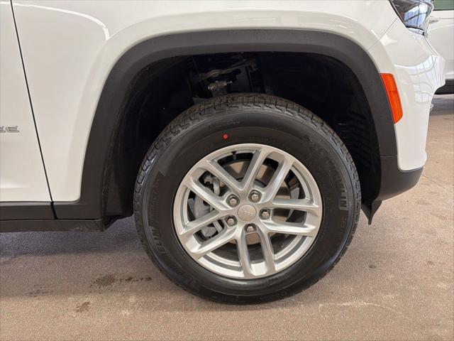 2025 Jeep Grand Cherokee Laredo X 4x4