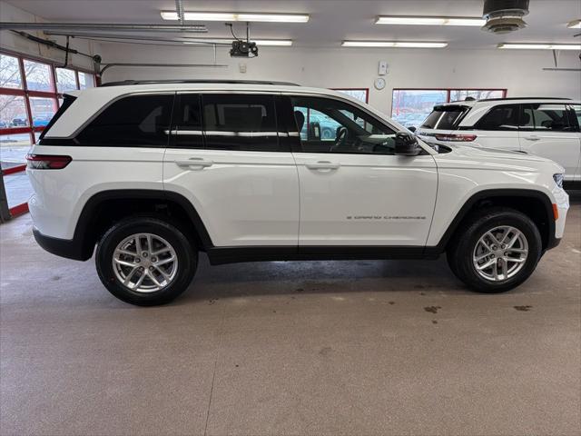 2025 Jeep Grand Cherokee Laredo X 4x4