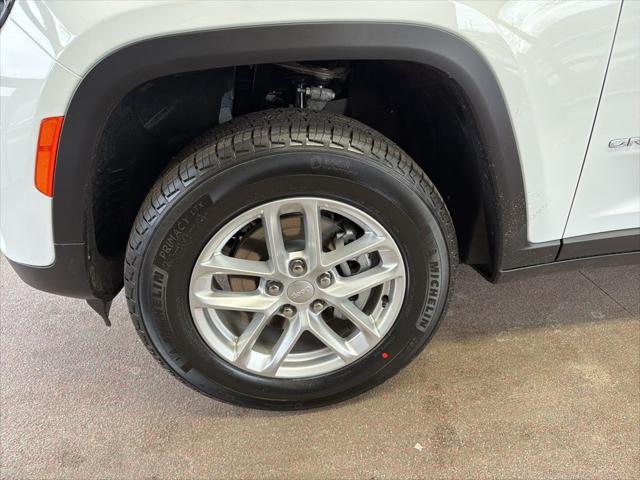 2025 Jeep Grand Cherokee Laredo X 4x4