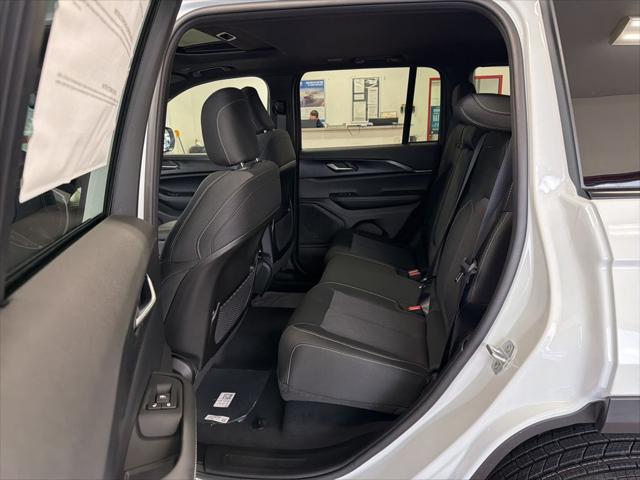 2025 Jeep Grand Cherokee Laredo X 4x4