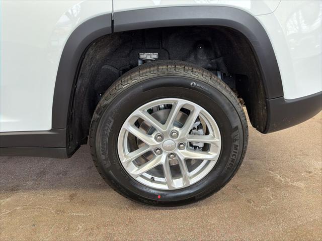 2025 Jeep Grand Cherokee Laredo X 4x4