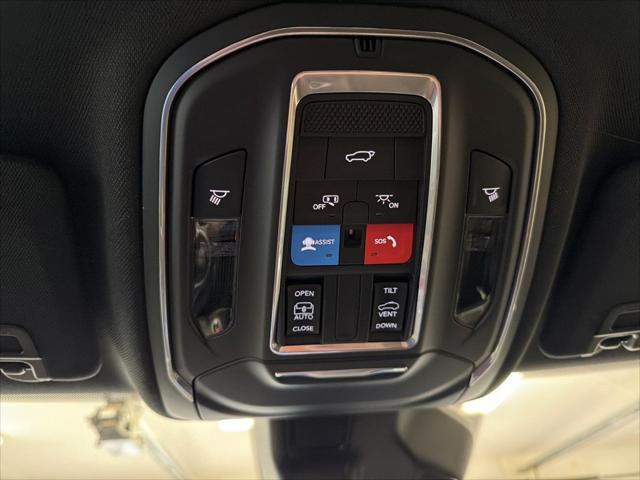 2025 Jeep Grand Cherokee Laredo X 4x4