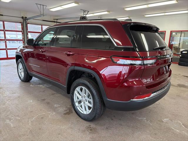 2025 Jeep Grand Cherokee Laredo X 4x4