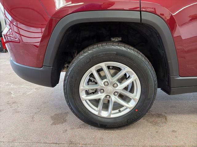 2025 Jeep Grand Cherokee Laredo X 4x4