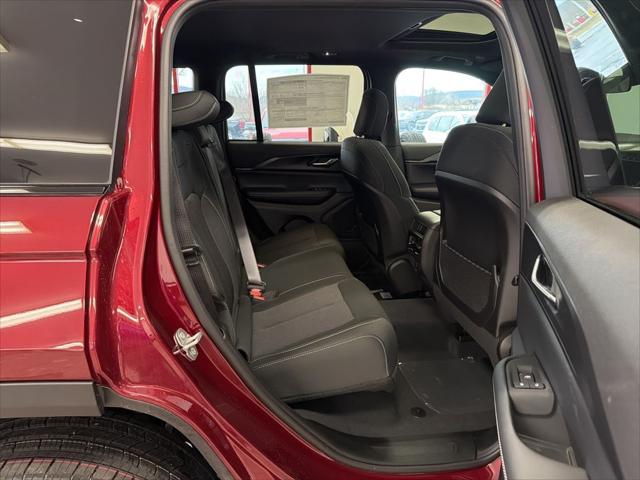 2025 Jeep Grand Cherokee Laredo X 4x4