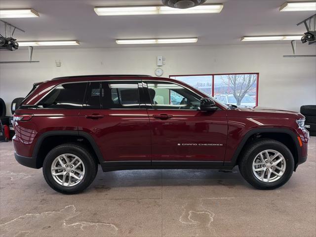 2025 Jeep Grand Cherokee Laredo X 4x4