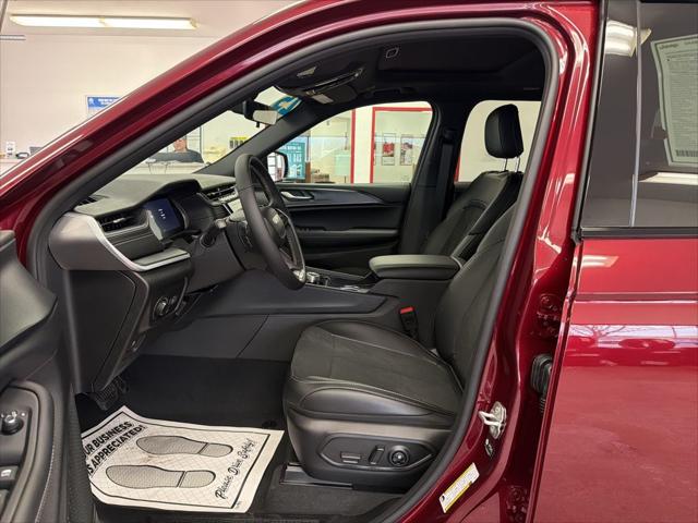 2025 Jeep Grand Cherokee Altitude X 4x4