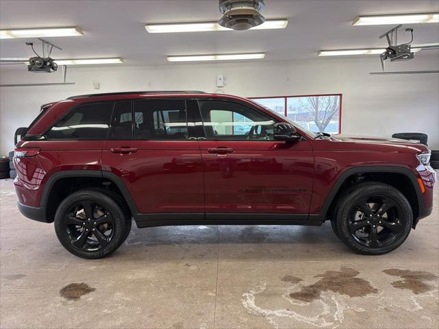 2025 Jeep Grand Cherokee Altitude X 4x4